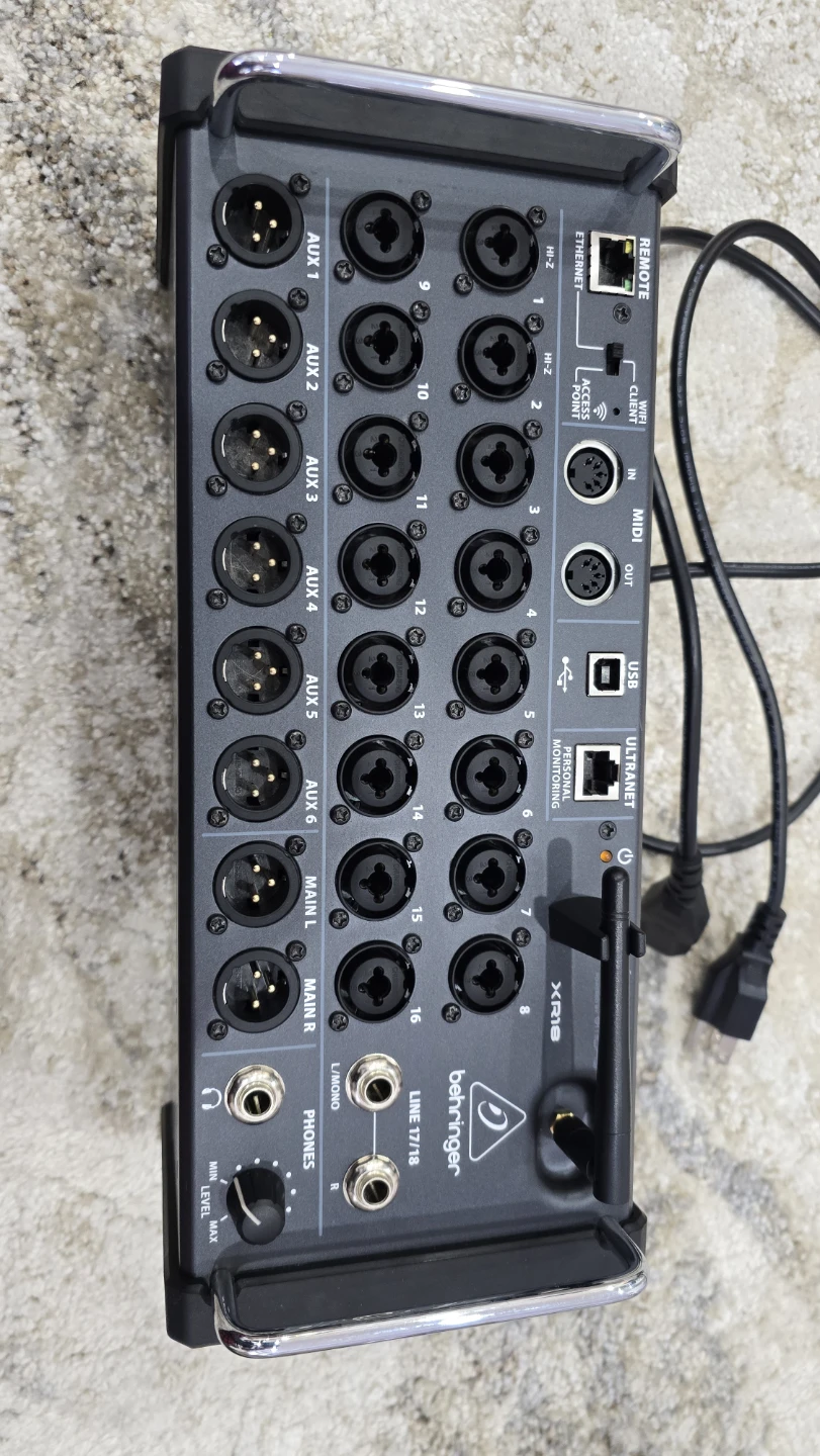 Behringer X AIR XR18 Digital Mixer - photo 2