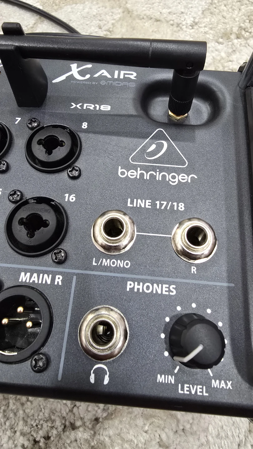 Behringer X AIR XR18 Digital Mixer - photo 3