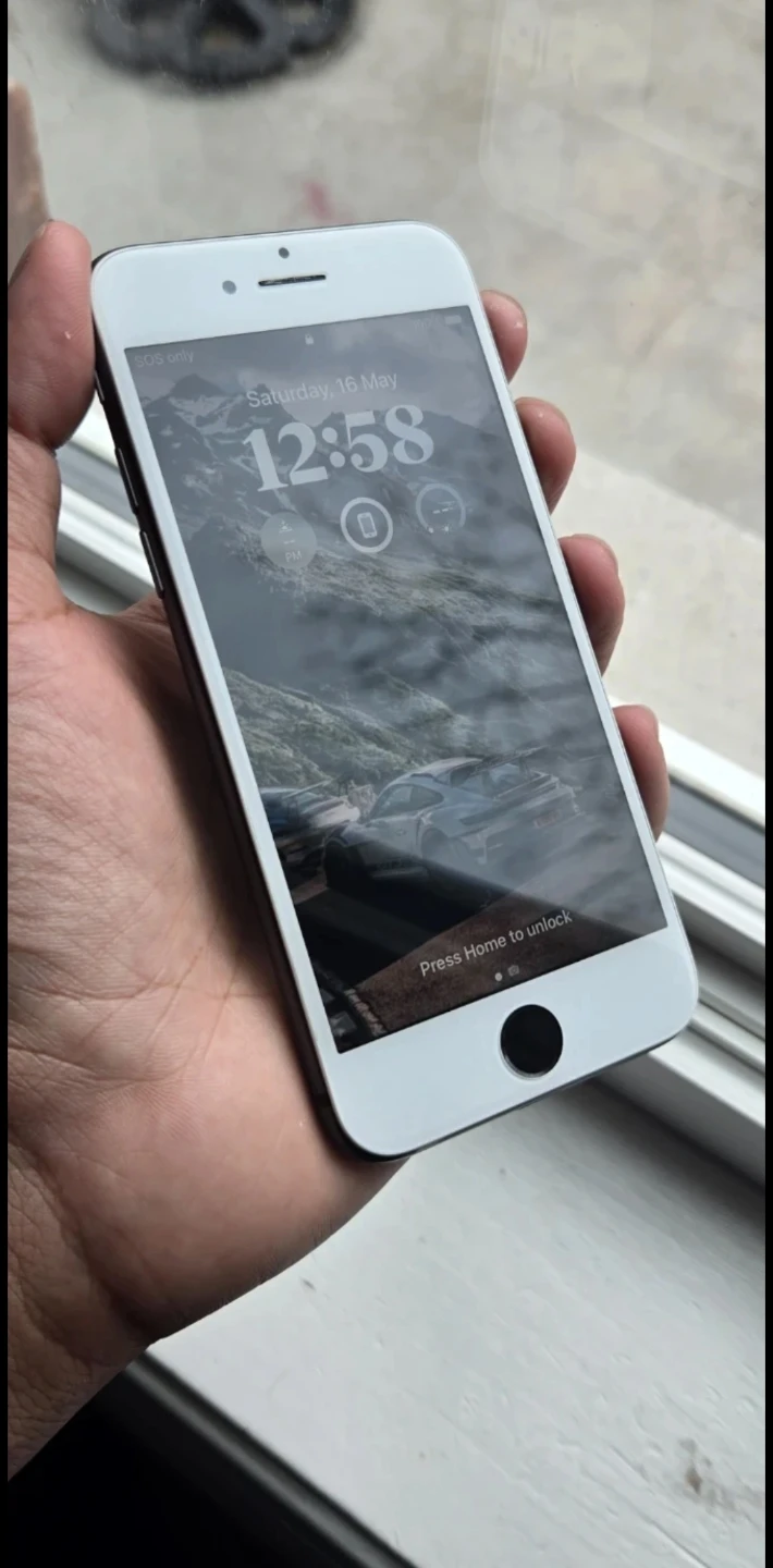 Apple iPhone 8 64GB - photo 3