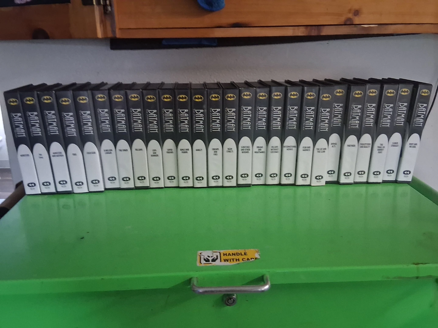 Batman Graphic Novel Collection Lot - photo 2