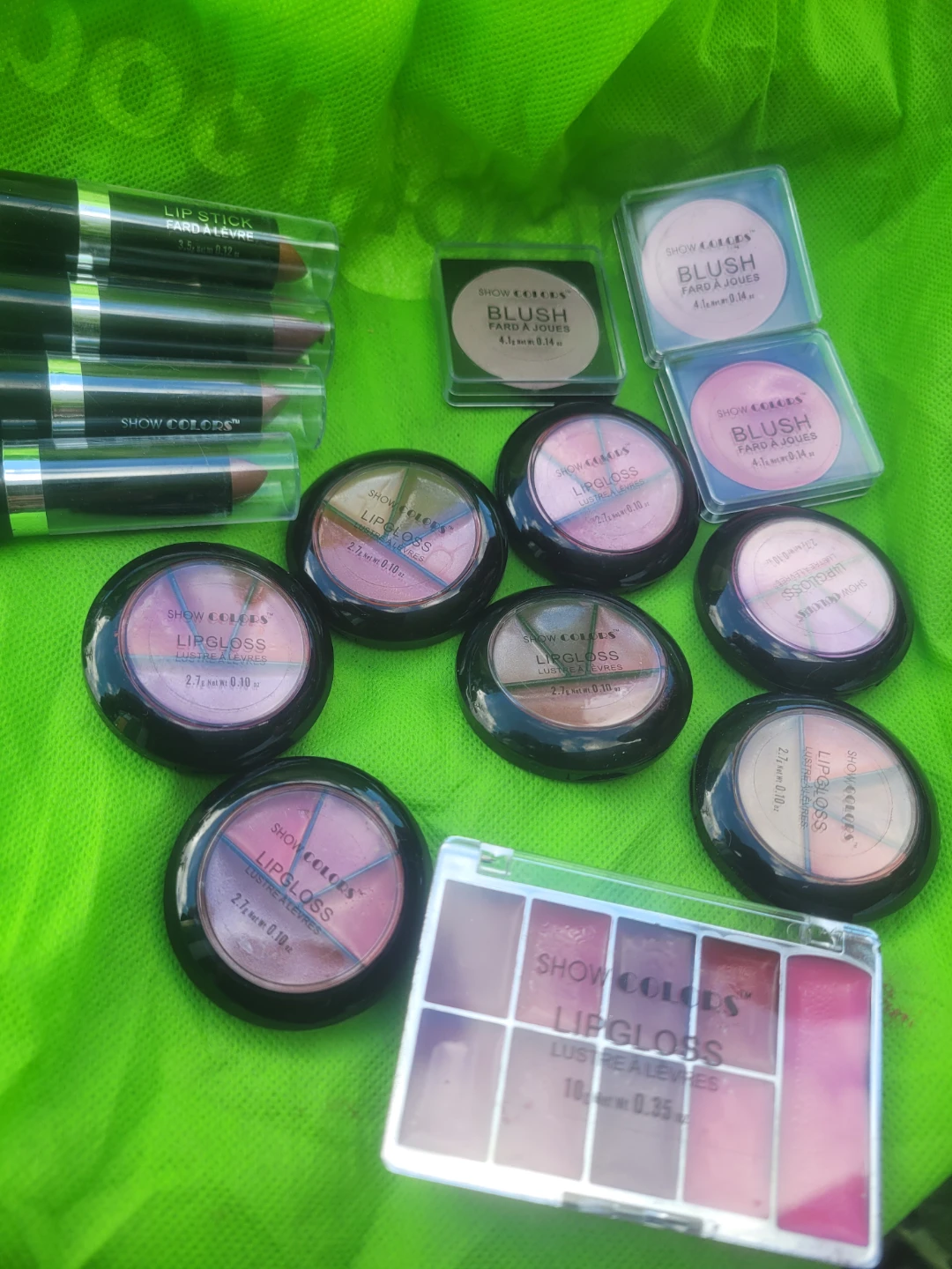 SHOW COLORS Makeup Bundle - Lipsticks, Blushes, and Lipglosses