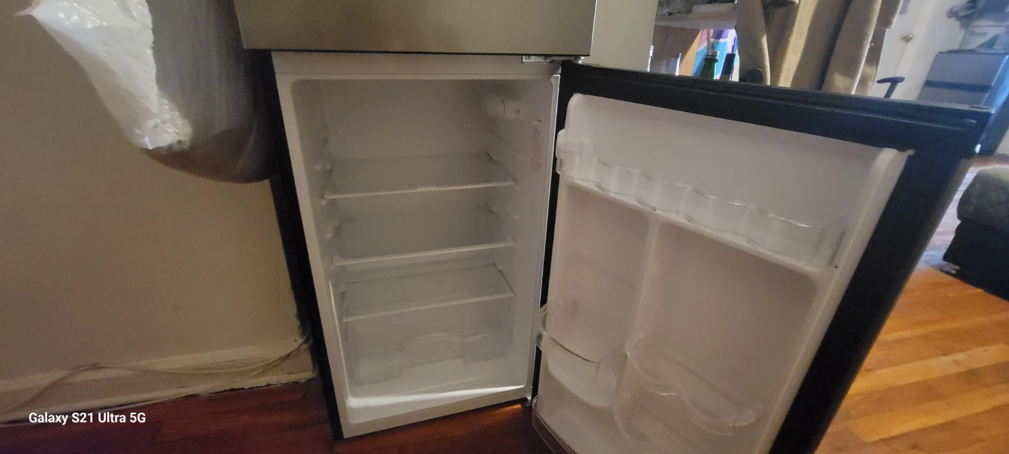 Magic Chef Mini Fridge - photo 3