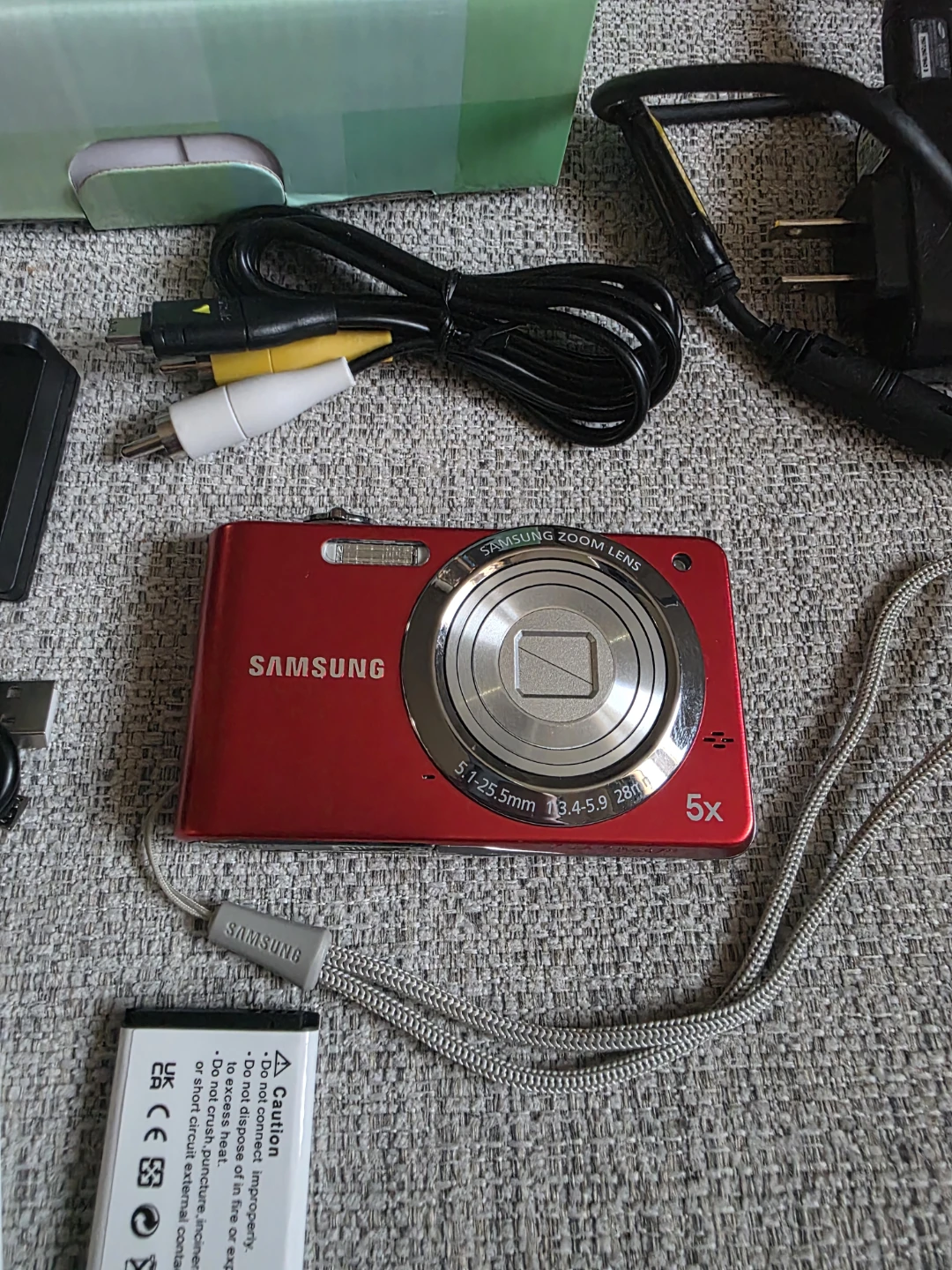 Samsung PL81 Red Digital Camera with 5x Optical Zoom - photo 3