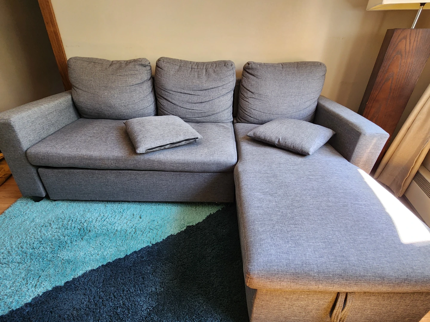 Couch - photo 2