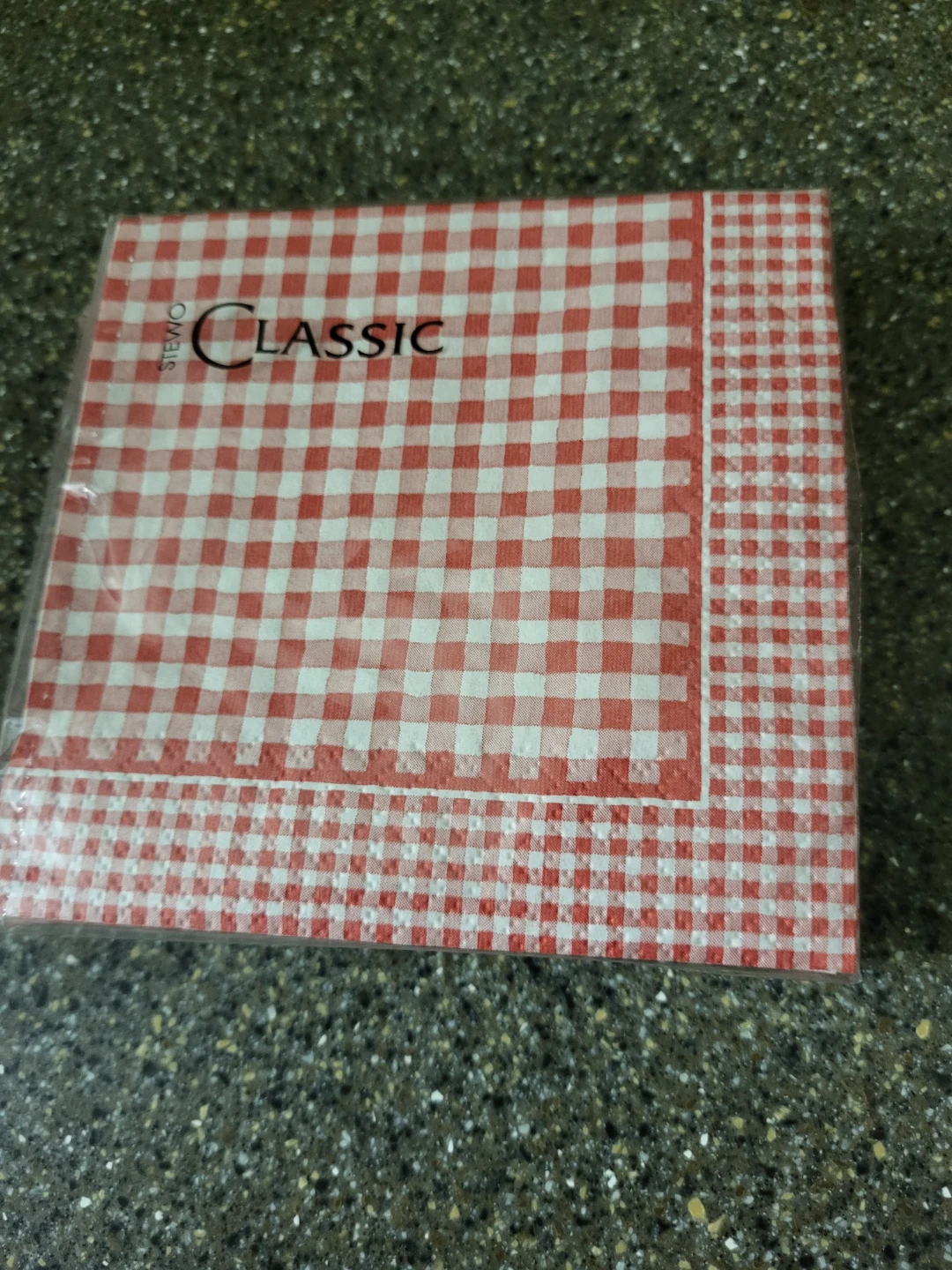 Stewo Classic Red Gingham Napkins (20 Pack) - photo 2