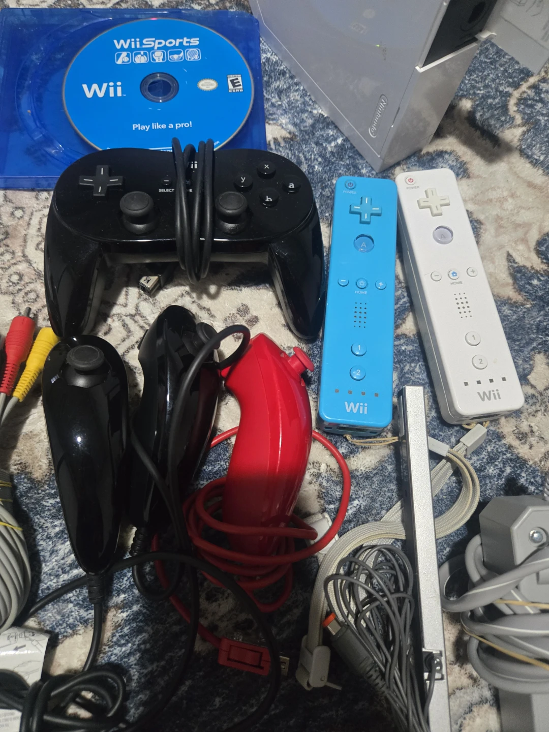 Nintendo Wii Console Bundle with Wii Sports - photo 5