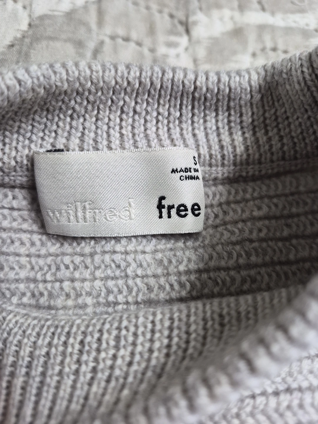 Ladies Size Small Wilfred Free Wool Sweater Crop Top - photo 3