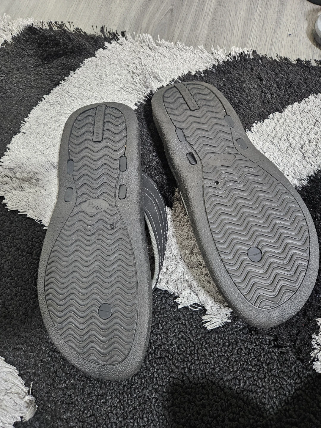 Reef Flip Flops Men's Size 10/11 - photo 3