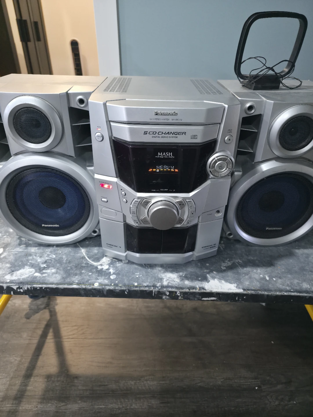 Panasonic SA-AK110 CD Stereo System with Speakers