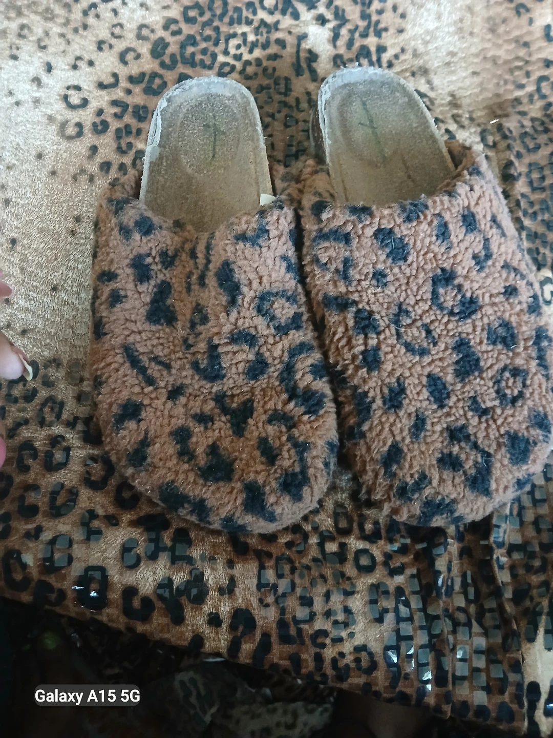 Cozy Leopard Print Fuzzy Slippers - photo 3