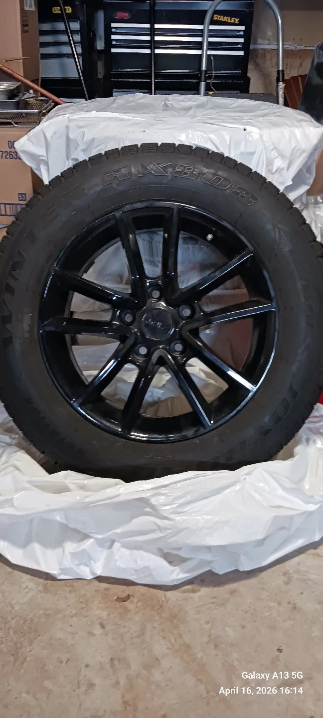 Winter Tire and Rim Set 225/65R17 - photo 2