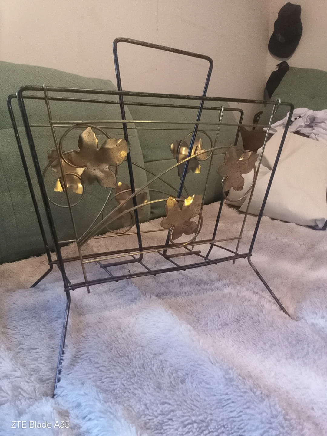 Vintage Metal Magazine Rack with Leaf Design