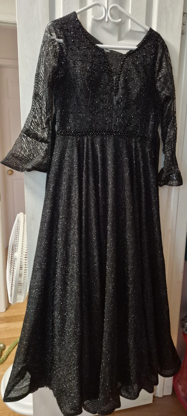 Burgundy Lace and Satin Formal Dress - photo 3