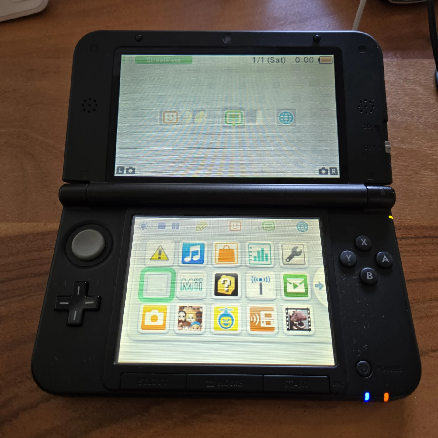 3ds xl. charger, stylus, sd card. Unmodded. Nintendo - photo 2