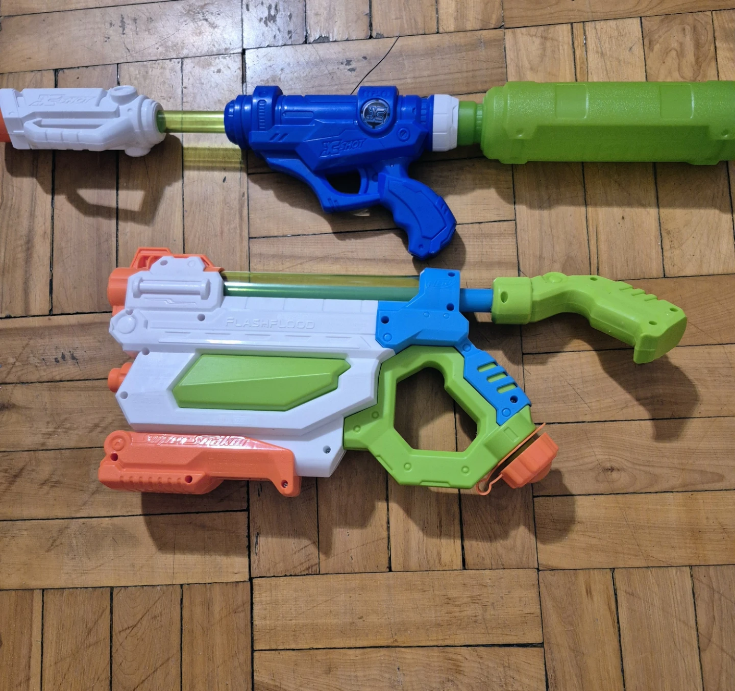 2 Water Guns - Flash Flood & XC Shot - photo 2