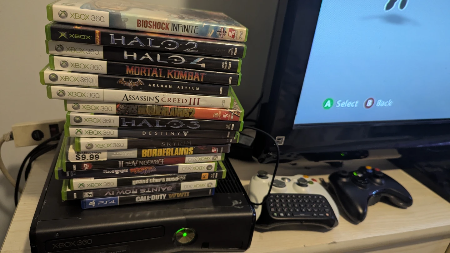 Xbox 360 Video Game Bundle - photo 2