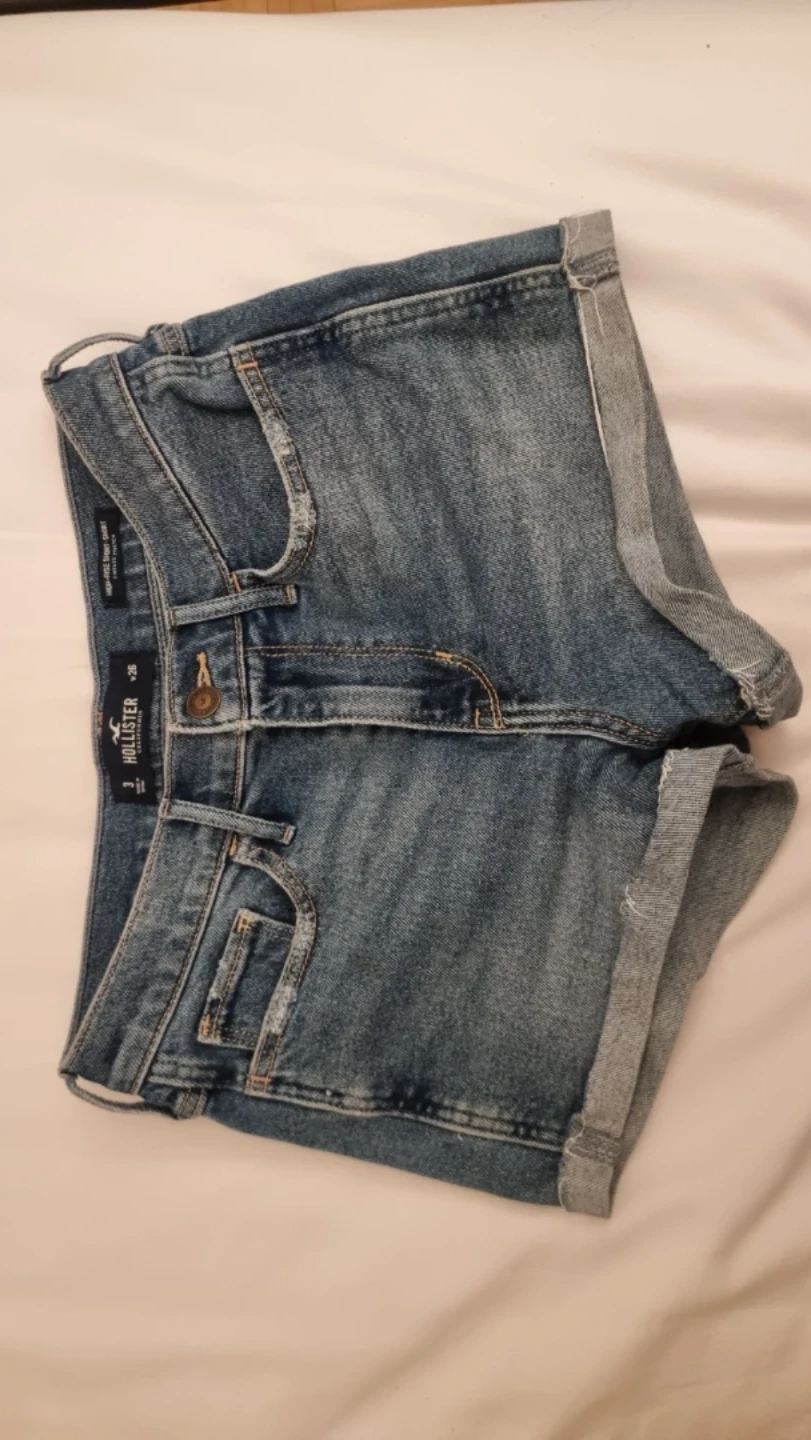 Hollister High-Rise Denim Shorts Size 3