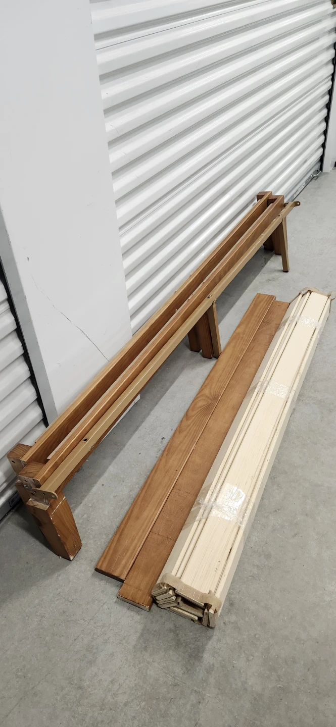 Wooden queen size mattress base - photo 3