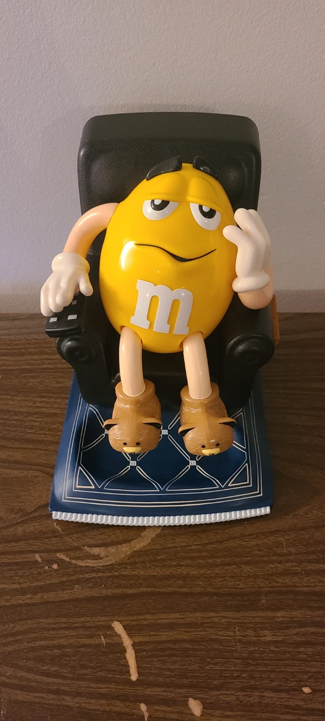 M&M’s Yellow Candy Dispenser La-z-boy Recliner Chair Vintage - photo 2