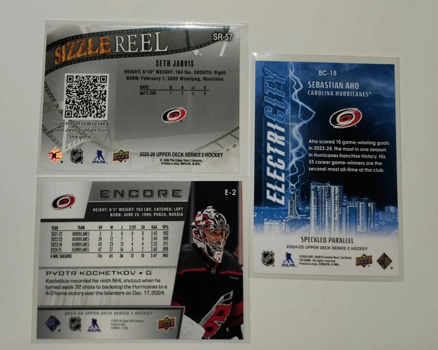 Pick Up x3 Carolina Hurricanes Hockey Cards w/ Parallel - photo 2