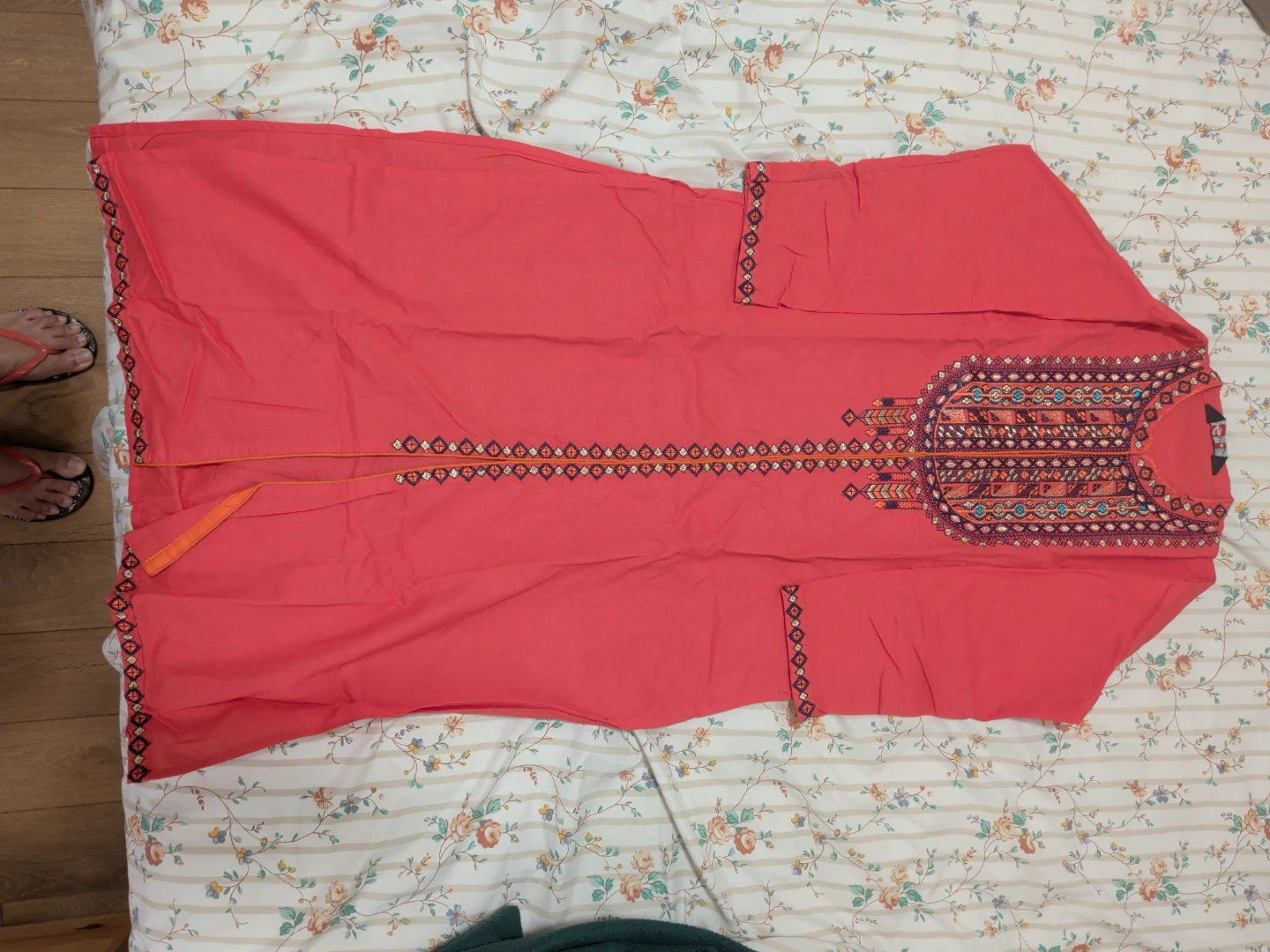 Coral Embroidered Kurti - photo 2