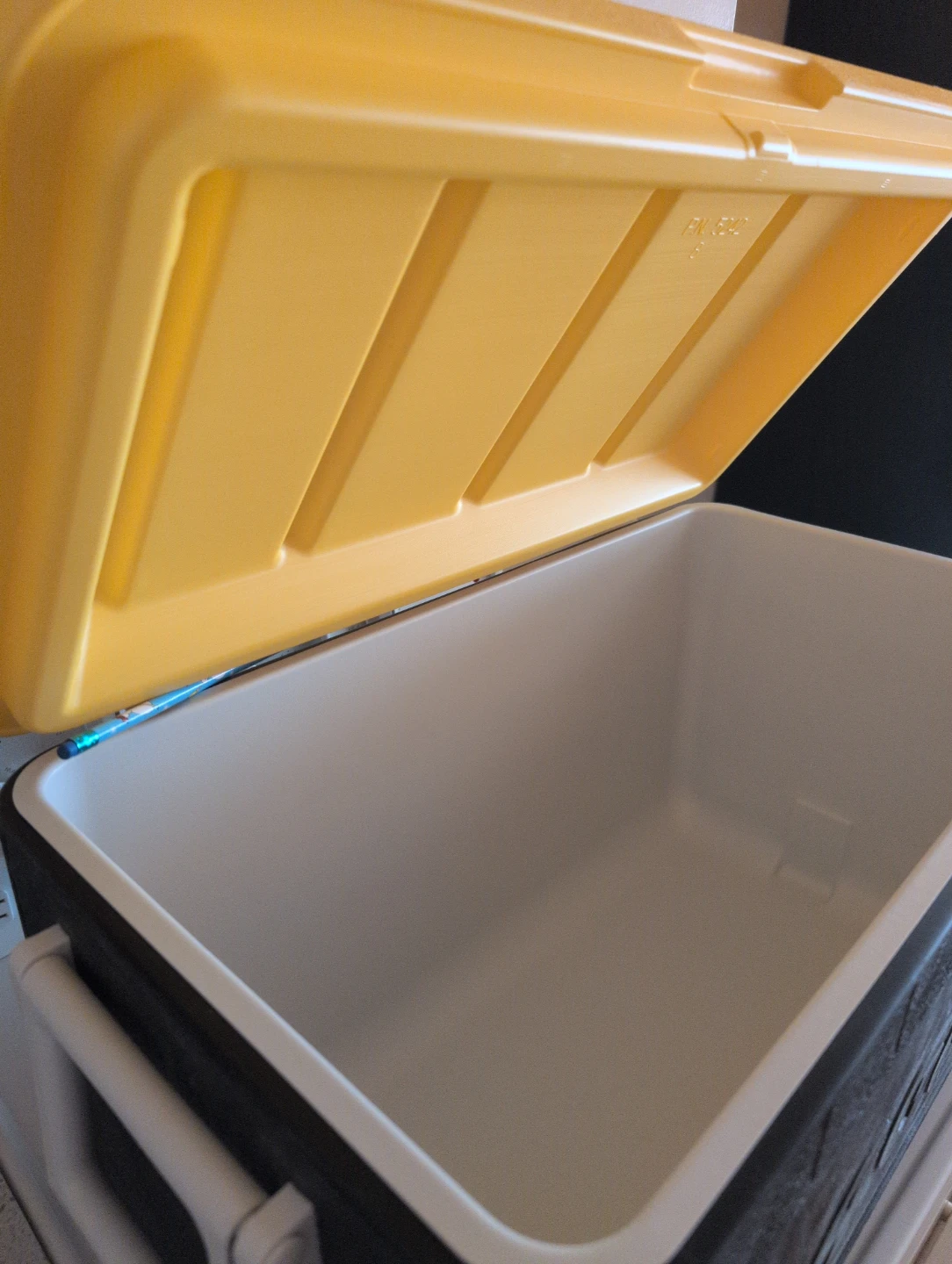 Coleman Cooler - Black and Yellow - photo 5