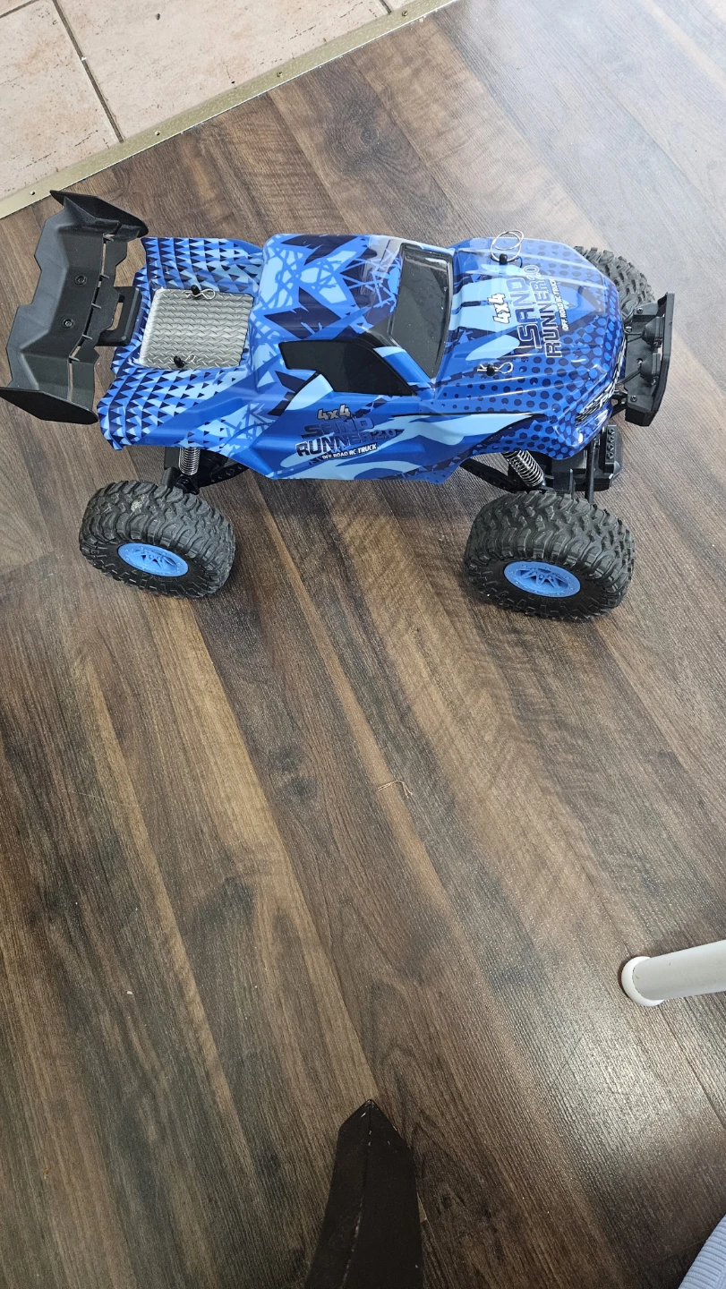RC Sand Runner Off-Road Truck