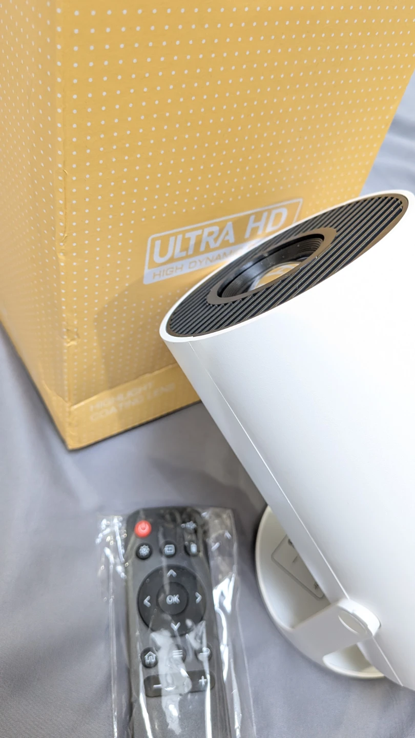 LED Multimedia Projector - Ultra HD - photo 2