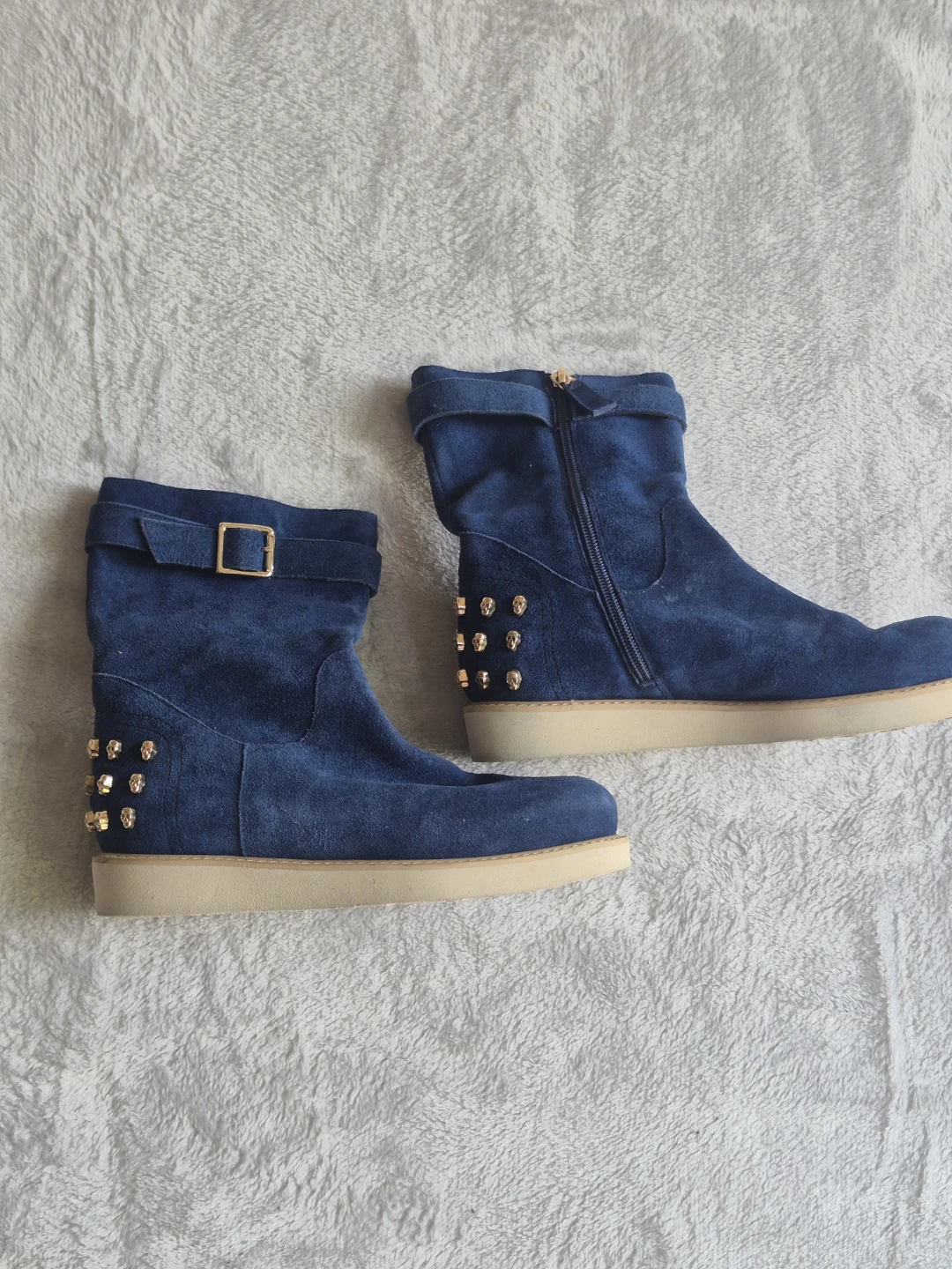 Alexander McQueen Blue Suede Boots with Gold Studs - photo 4