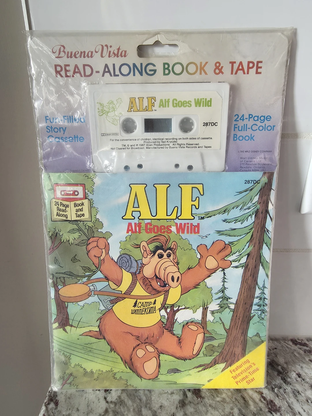 Alf Read Along Book & Tape "Alf Goes Wild" - photo 3