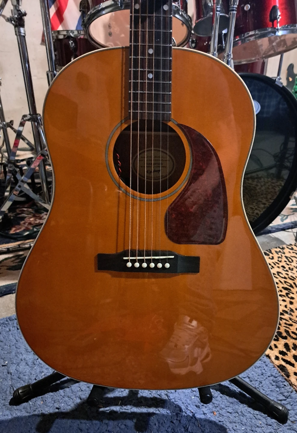 Epiphone j-45 Studio Acoustic Electric Guitar and Case - photo 2