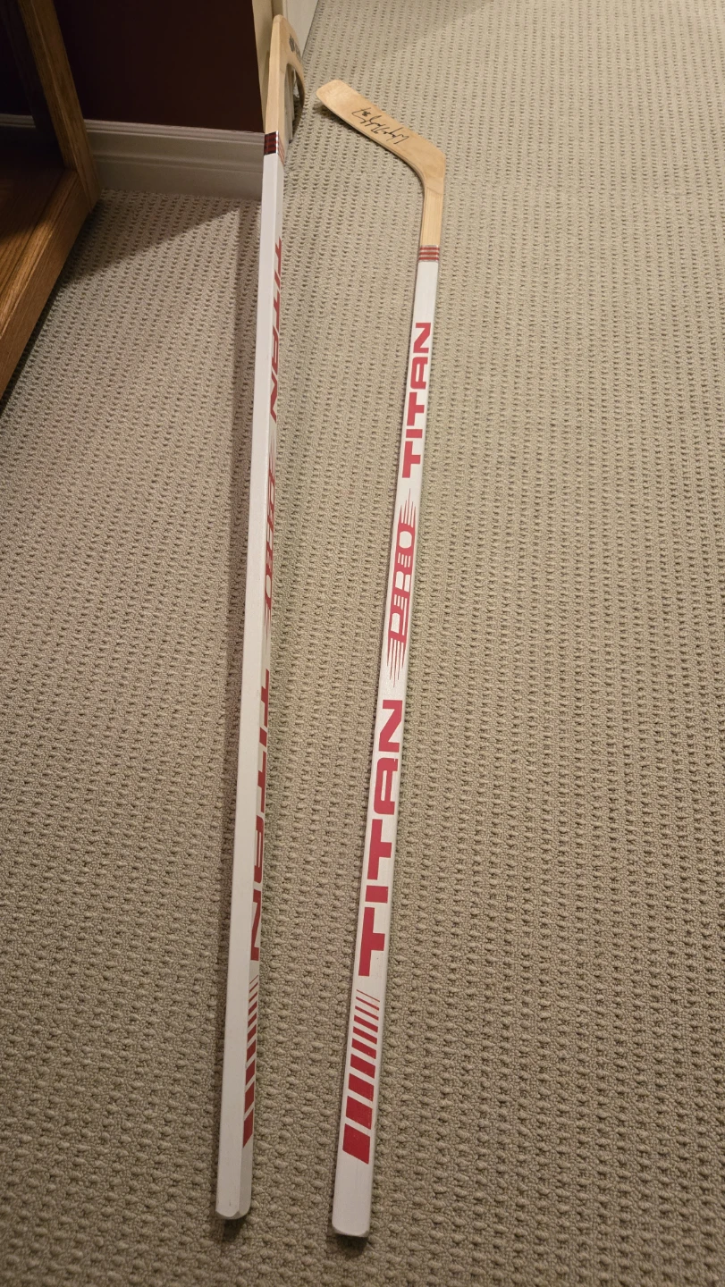 Signed Gretzky Titan Hockey Stick - photo 4