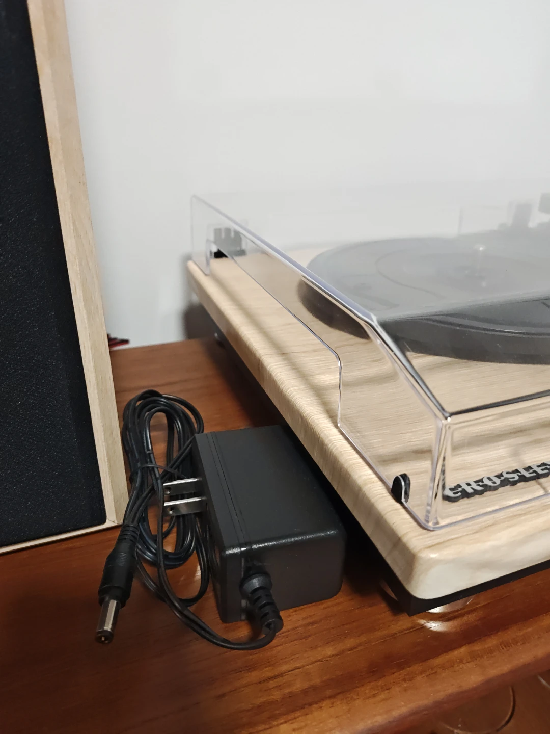 Crosley Turntable with Speakers - photo 3