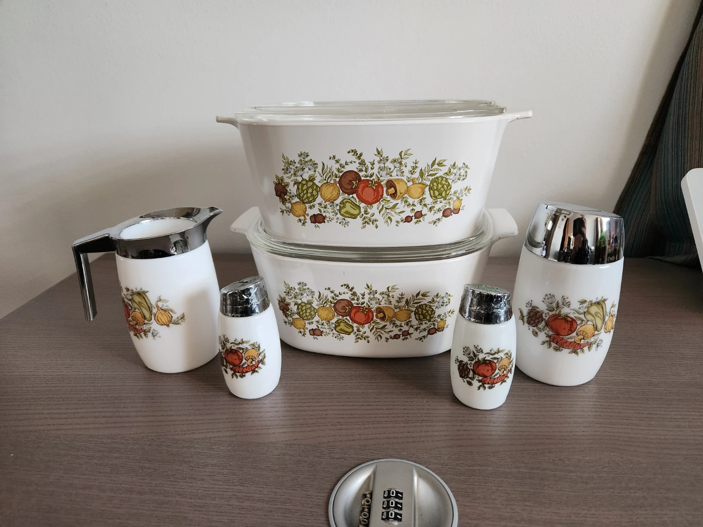 Vintage Pyrex "Country Garden" Casserole Dish Set - photo 2