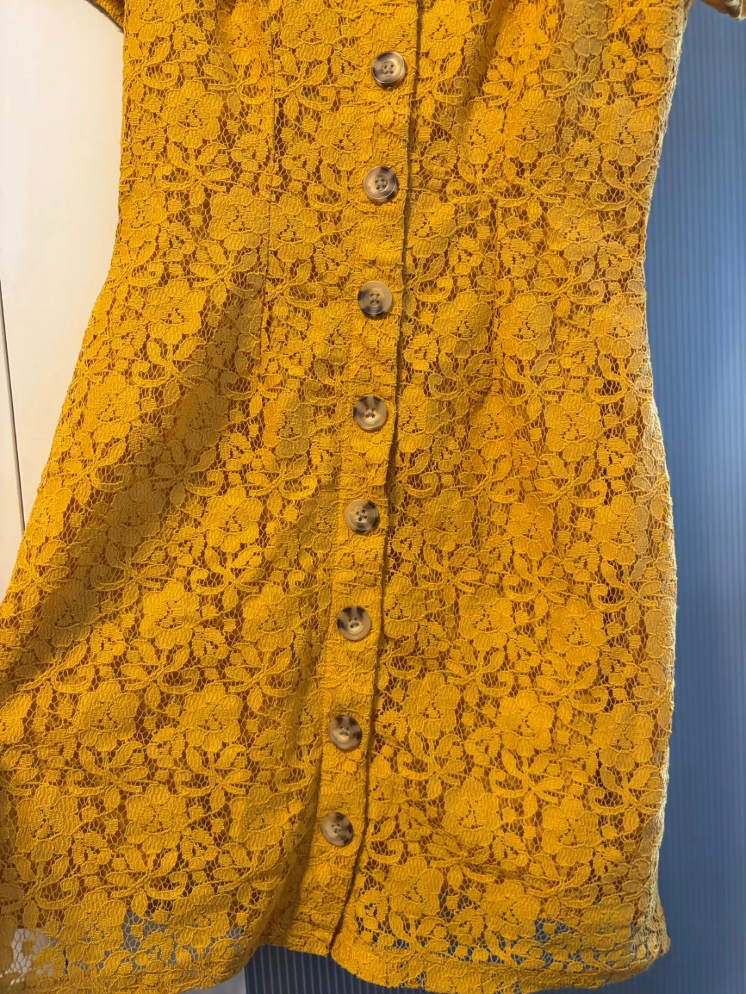 A&F Yellow Lace Button-Front mini Dress - photo 3