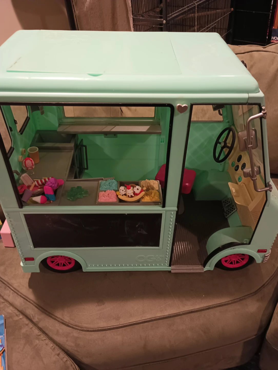 Ice Cream Truck Playset with Accessories - photo 4