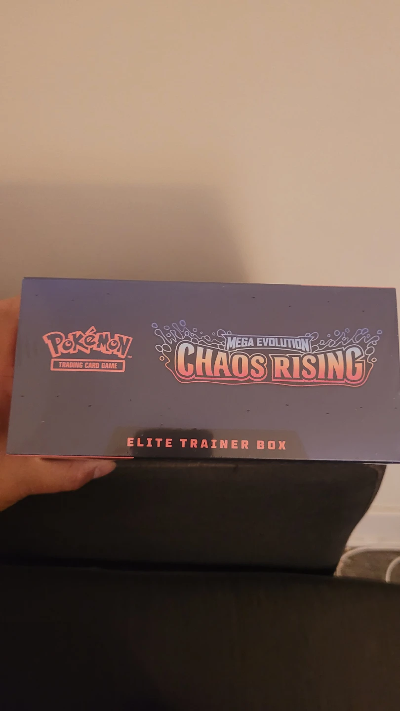 Pokemon TCG Chaos Rising ETB - photo 3