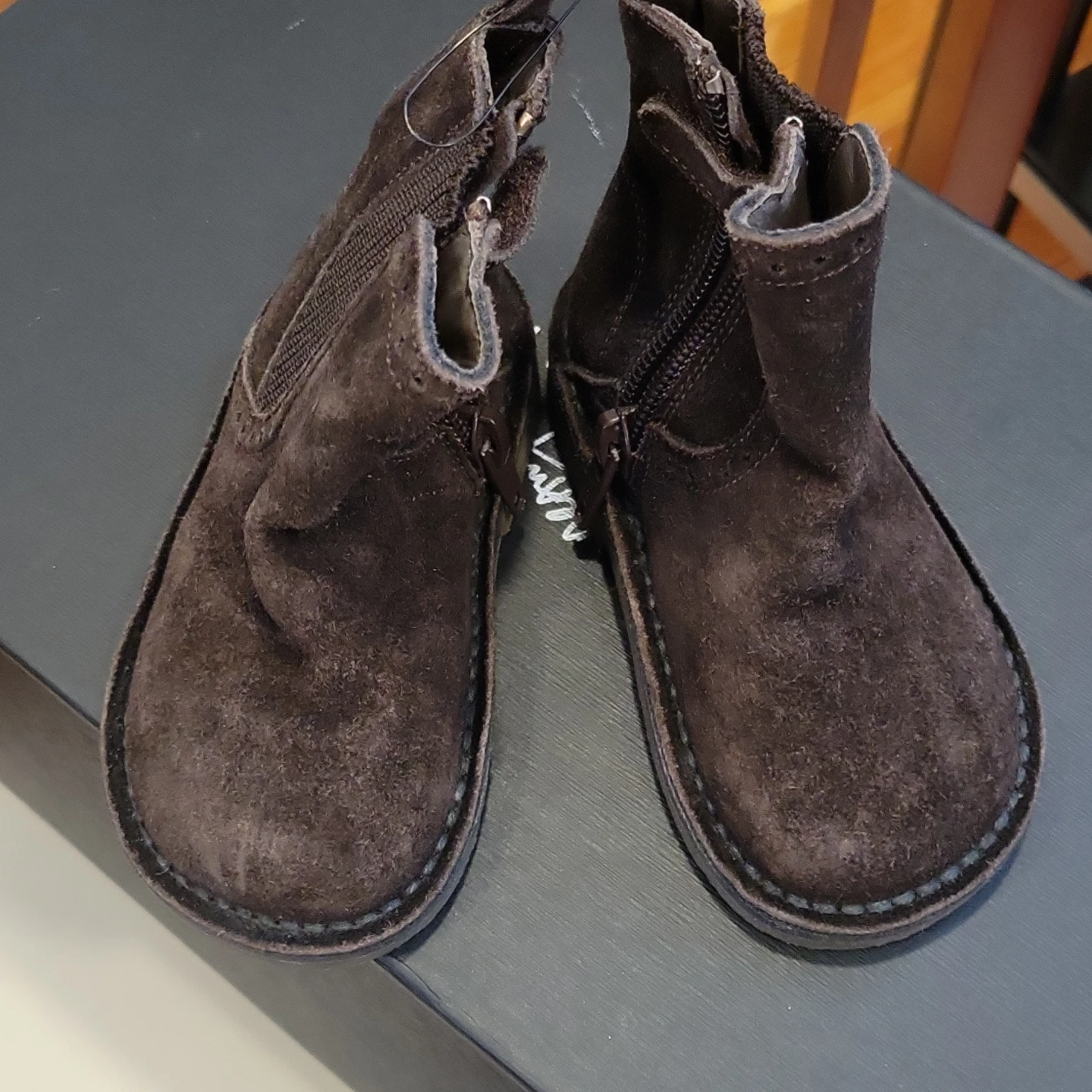 DOLCE GABBANA        Brown Suede Chelsea Boots
