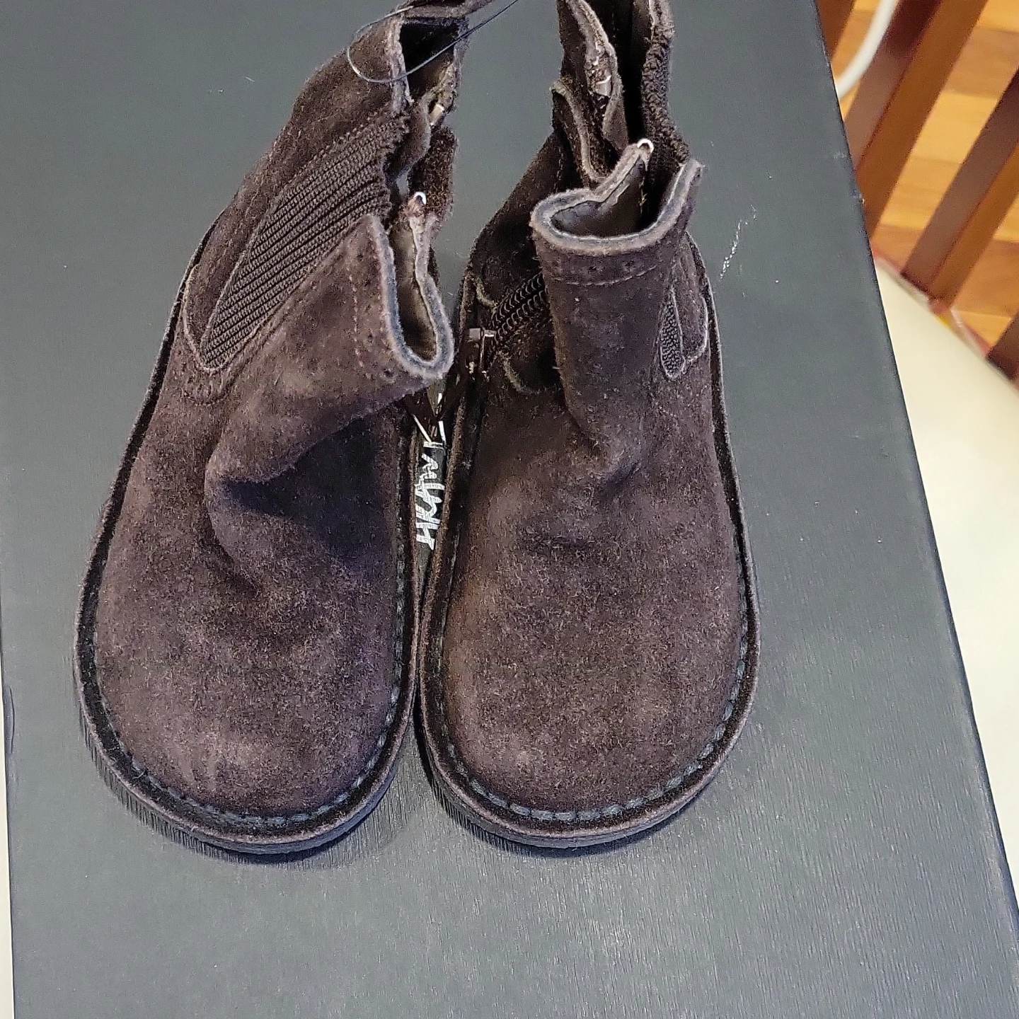 DOLCE GABBANA        Brown Suede Chelsea Boots - photo 2