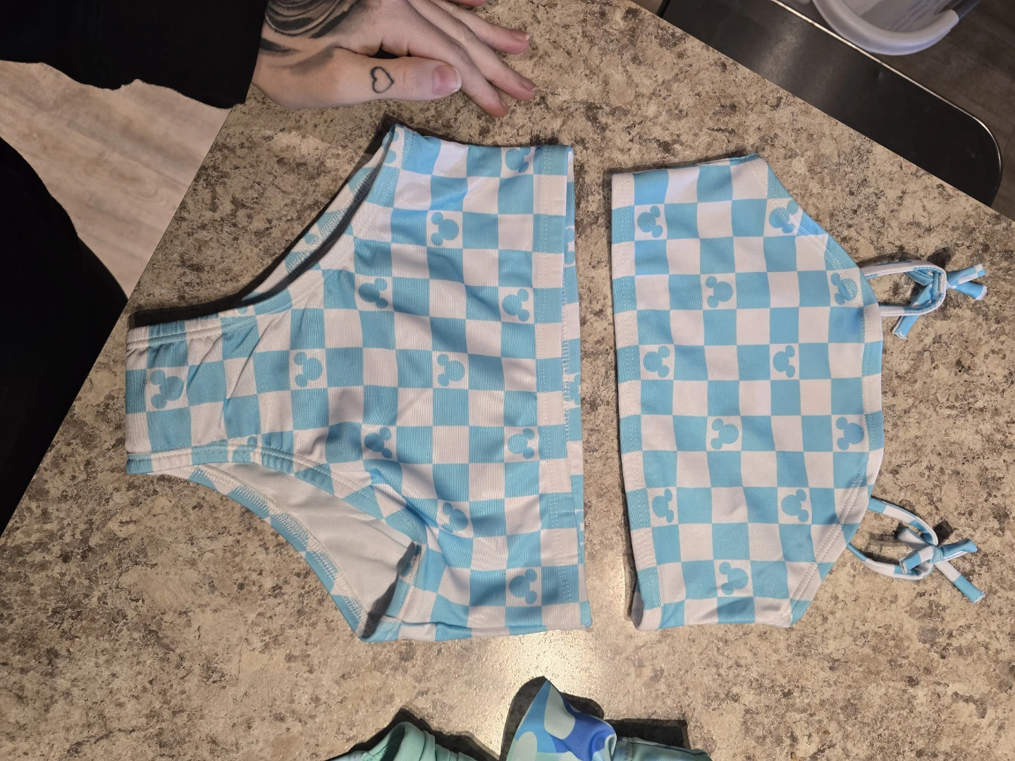 Swimsuits - Kids size 6 - photo 2