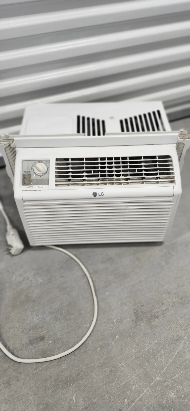 LG 5000 BTU window AC 21*14*12"LWH