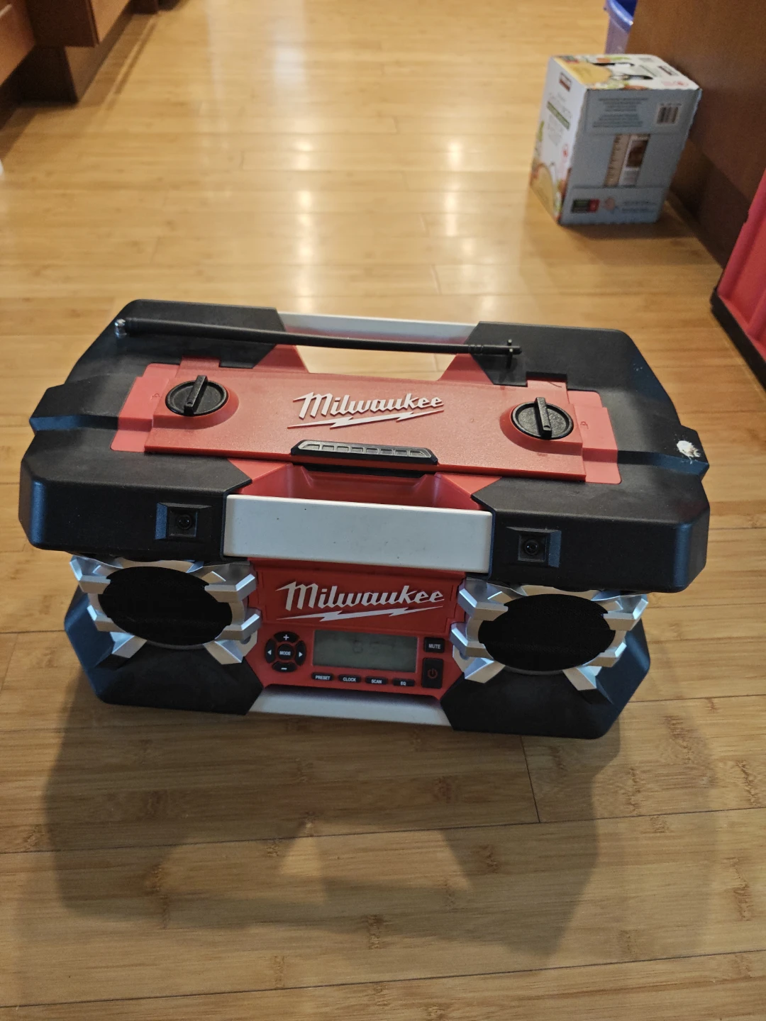 Milwaukee Jobsite Radio Boombox