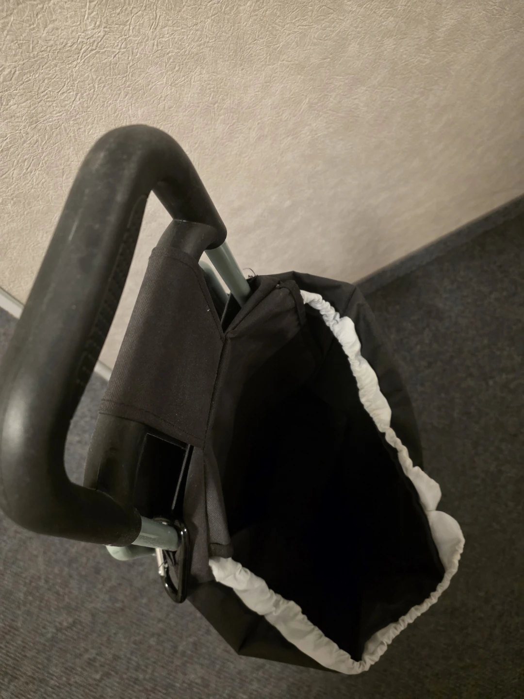 Shopping Cart with Built-in Seat - photo 3