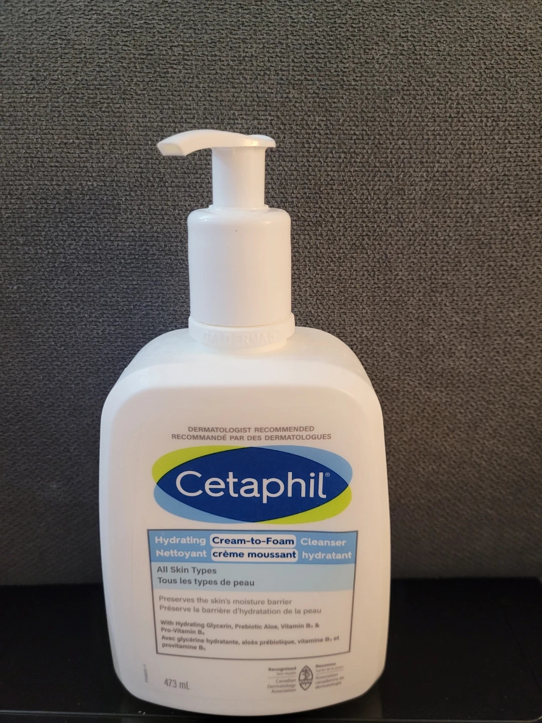 Cetaphil Hydrating Cream-to-Foam Cleanser 473 mL
