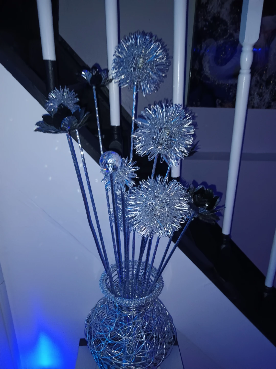 Decorative Wire Flower Arrangement in Vase - photo 3