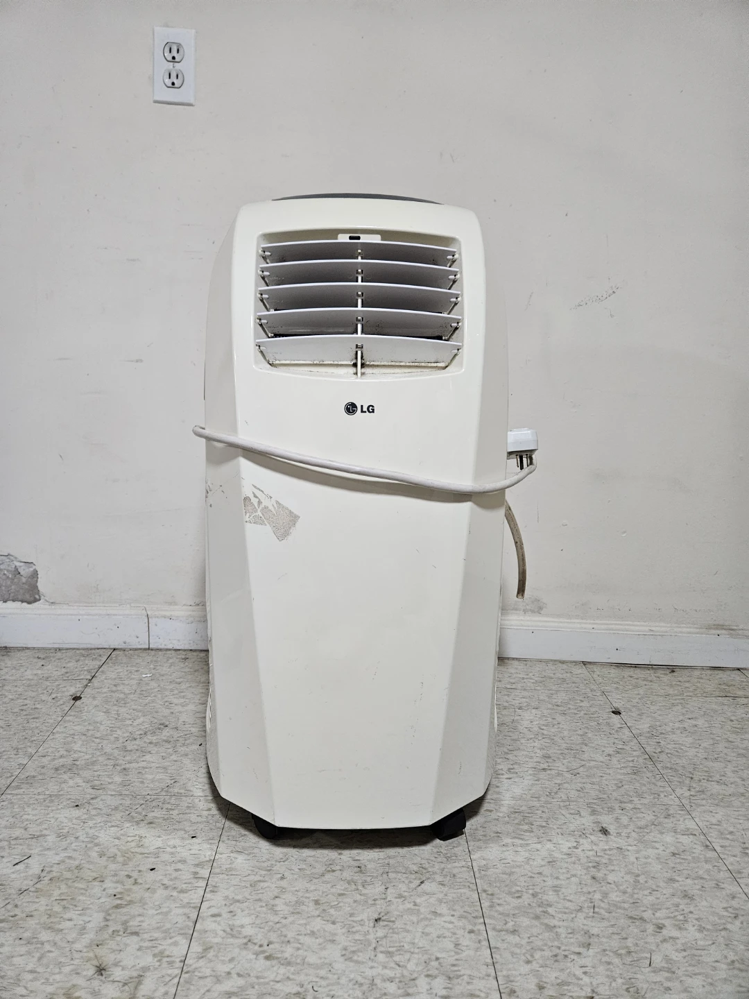 LG LP0910WNR Portable Air Conditioner - 9,000 BTU