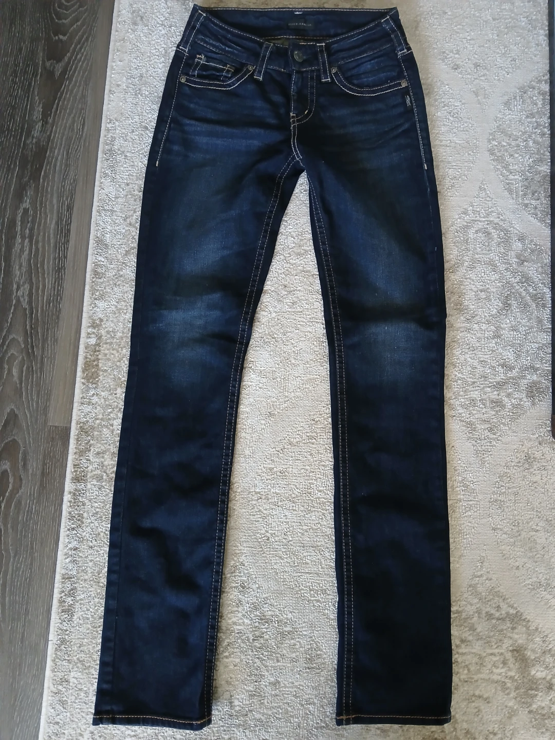 Silver Jeans Suki straight size 26 and size 27