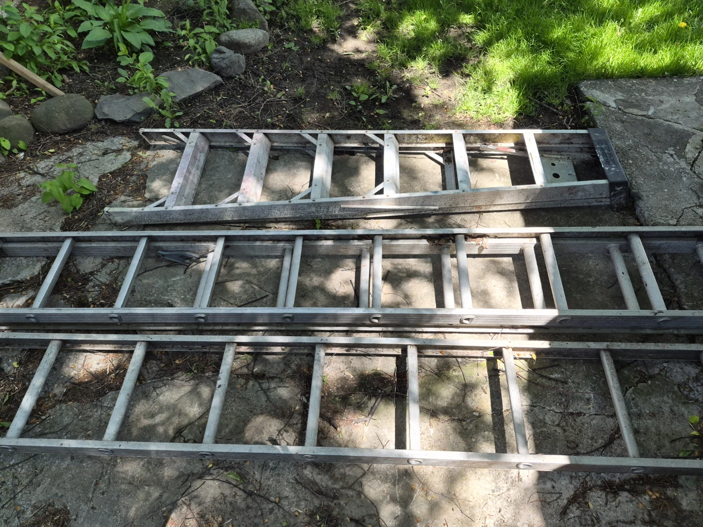 Ladders-aluminum. 1 extension and 1 step ladder