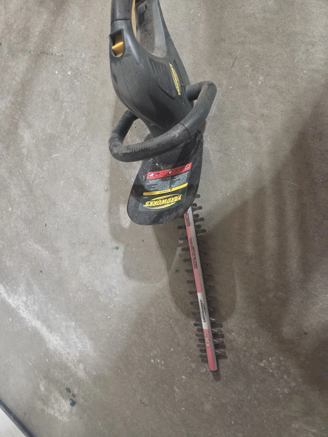 Yardworks 18" Hedge Trimmer