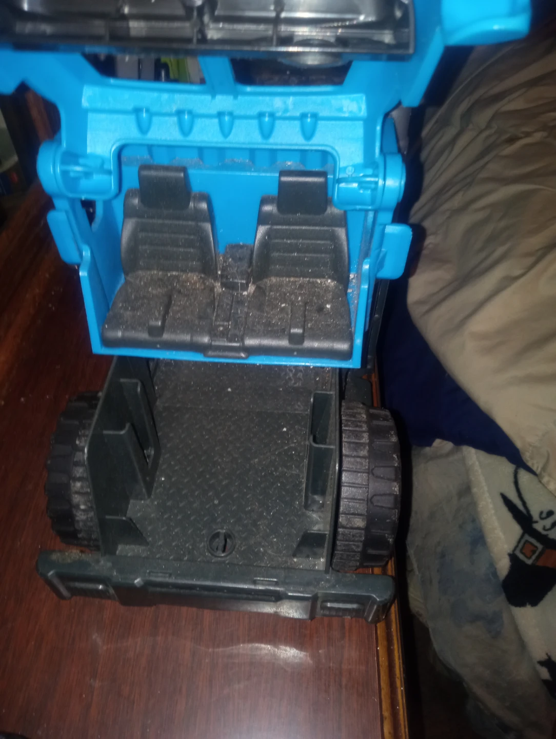 Mattel Jurassic World Die-Cast Vehicle - photo 2